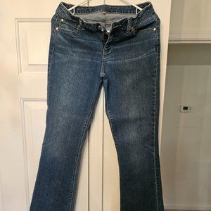 NEUSED WITH FLAWS, JENNIFER LOPEZ BOOT CUT DARK DENIM COLOR SIZE 6S JEANS